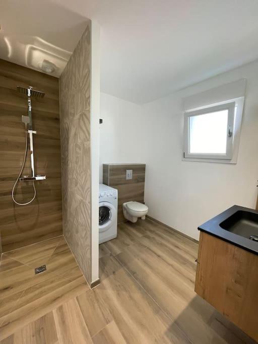 Appartement Climatise Charmes  Dış mekan fotoğraf