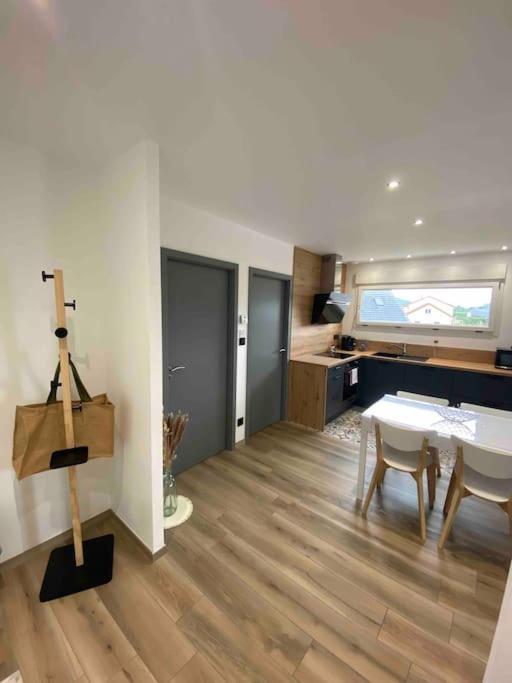Appartement Climatise Charmes  Dış mekan fotoğraf