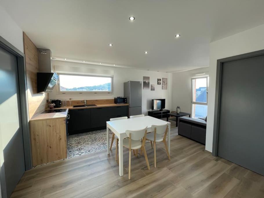 Appartement Climatise Charmes  Dış mekan fotoğraf
