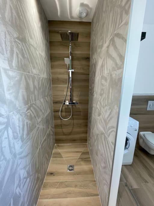Appartement Climatise Charmes  Dış mekan fotoğraf