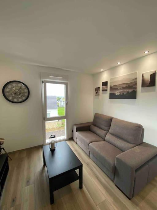 Appartement Climatise Charmes  Dış mekan fotoğraf
