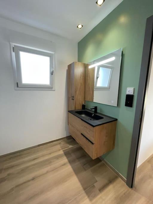 Appartement Climatise Charmes  Dış mekan fotoğraf