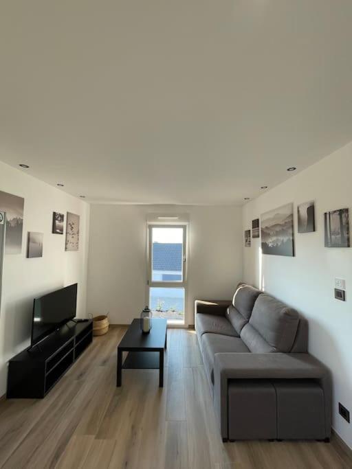 Appartement Climatise Charmes  Dış mekan fotoğraf