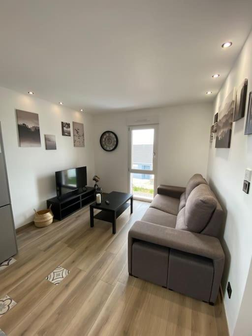 Appartement Climatise Charmes  Dış mekan fotoğraf